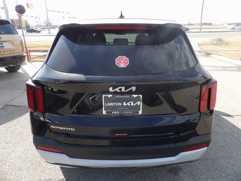 New 2026 Kia Sorento LX image 7