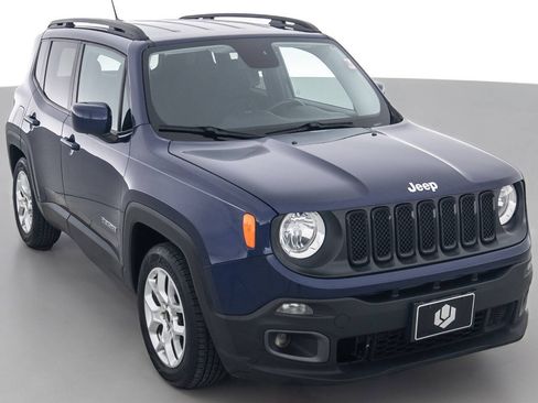 Used 2016 Jeep Renegade Latitude FWD image 1