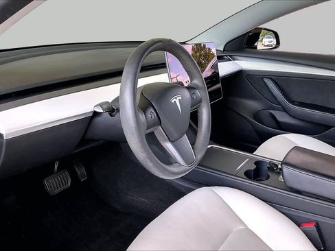 Used 2021 Tesla Model 3 Standard Range Plus RWD image 14