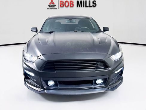 Used 2017 Ford Mustang GT RWD image 2