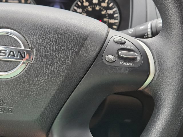 Used 2020 Nissan Pathfinder S FWD image 23