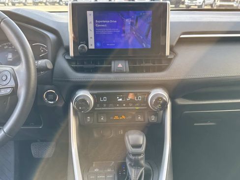 Used 2025 Toyota RAV4 XLE image 41