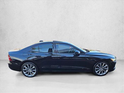 Used 2019 Volvo S60 T5 Momentum image 4