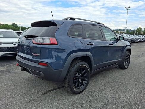 Used 2019 Jeep Cherokee Trailhawk w/ Comfort/Convenience Group AWD/4WD image 8