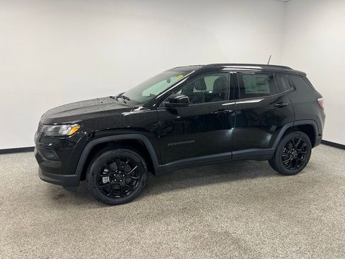 New 2026 Jeep Compass Latitude AWD/4WD image 18