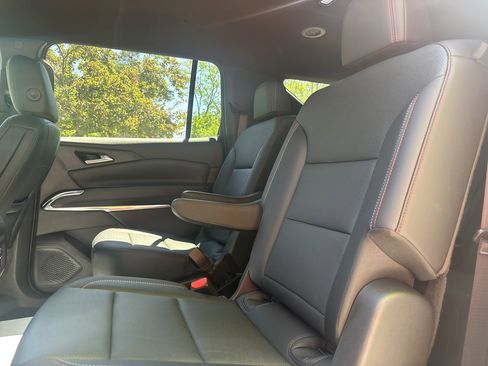 Used 2025 Chevrolet Traverse Z71 AWD/4WD image 13