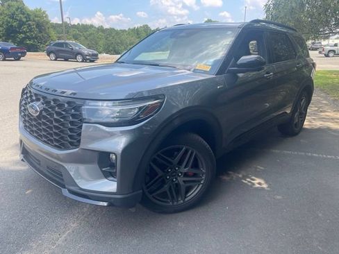 Used 2025 Ford Explorer ST-Line w/ Premium Package AWD/4WD image 2