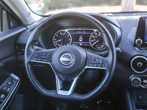 Used 2025 Nissan Sentra SR FWD image 14