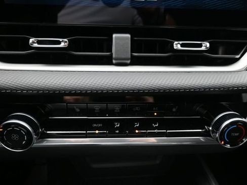 New 2026 Chevrolet Equinox LT FWD image 43