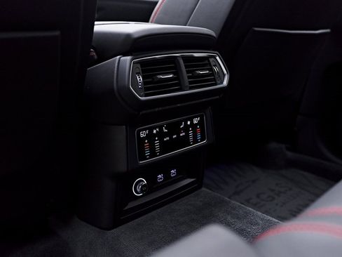 Used 2022 Lamborghini Urus image 56