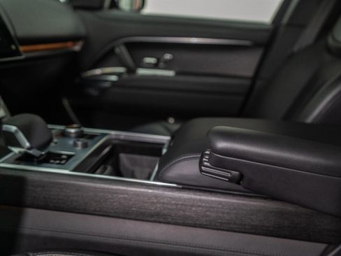 Used 2022 Land Rover Range Rover Long Wheelbase First Edition image 68