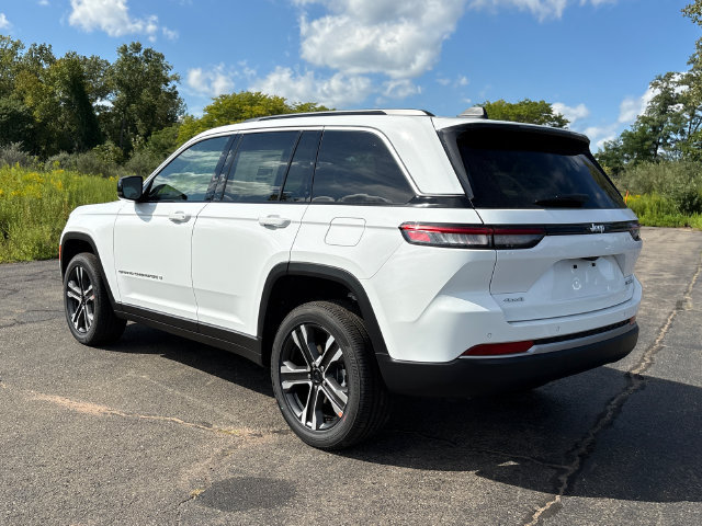 New 2027 Jeep Grand Cherokee Limited AWD/4WD image 4