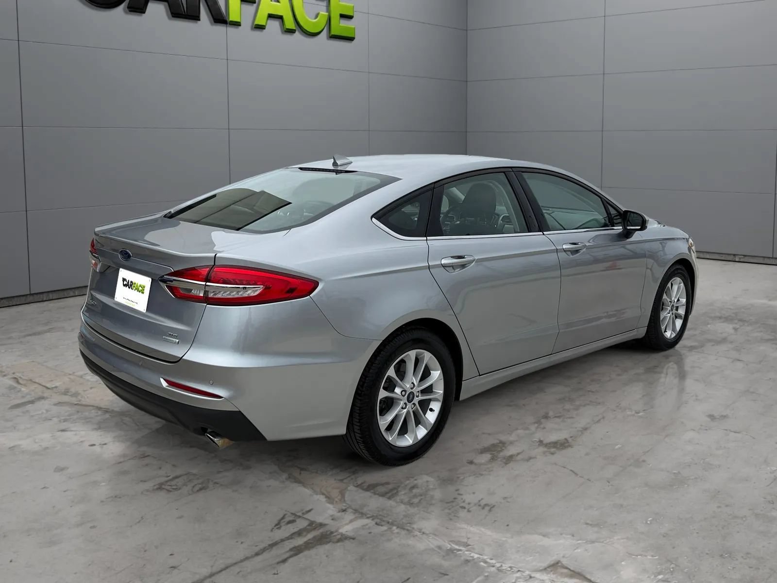Used 2020 Ford Fusion SE FWD image 12