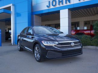 Used 2024 Volkswagen Jetta SE video 2