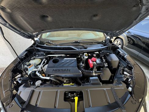 Used 2025 Nissan Rogue SV AWD/4WD image 34