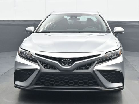 Used 2023 Toyota Camry SE FWD image 1