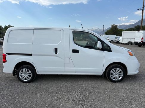 Used 2019 Nissan NV200 SV w/ Navigation Package FWD image 2