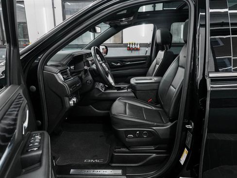 Used 2023 GMC Yukon XL Denali image 28
