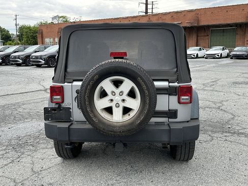 Used 2015 Jeep Wrangler Sport w/ Quick Order Package 24S AWD/4WD image 7