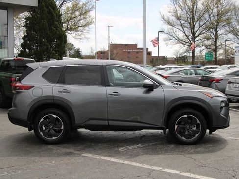 Certified 2024 Nissan Rogue SV w/ SV Premium Package AWD/4WD image 11