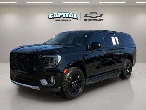 Used 2022 GMC Yukon XL Denali image 1