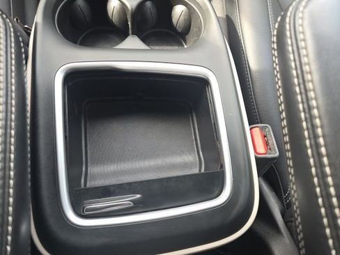 Used 2024 Chrysler Pacifica Touring-L image 23