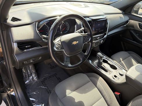 Used 2022 Chevrolet Traverse LT FWD image 9