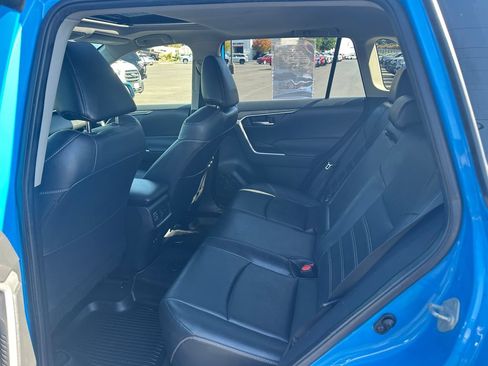 Used 2021 Toyota RAV4 XLE Premium AWD/4WD image 14