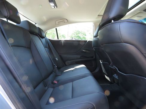Used 2024 Lexus ES 350 w/ Premium Package FWD image 17