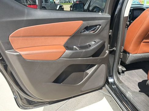Used 2018 Chevrolet Traverse High Country AWD/4WD image 37