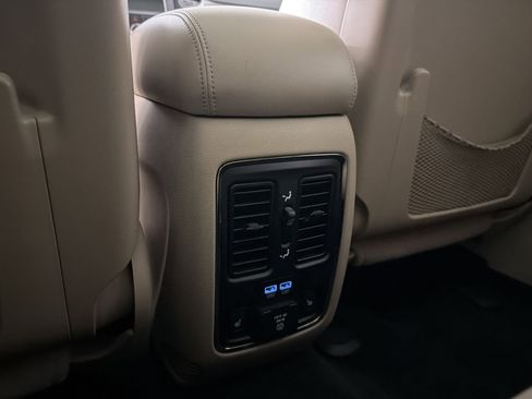 Used 2015 Jeep Grand Cherokee Limited w/ Luxury Group II RWD image 29