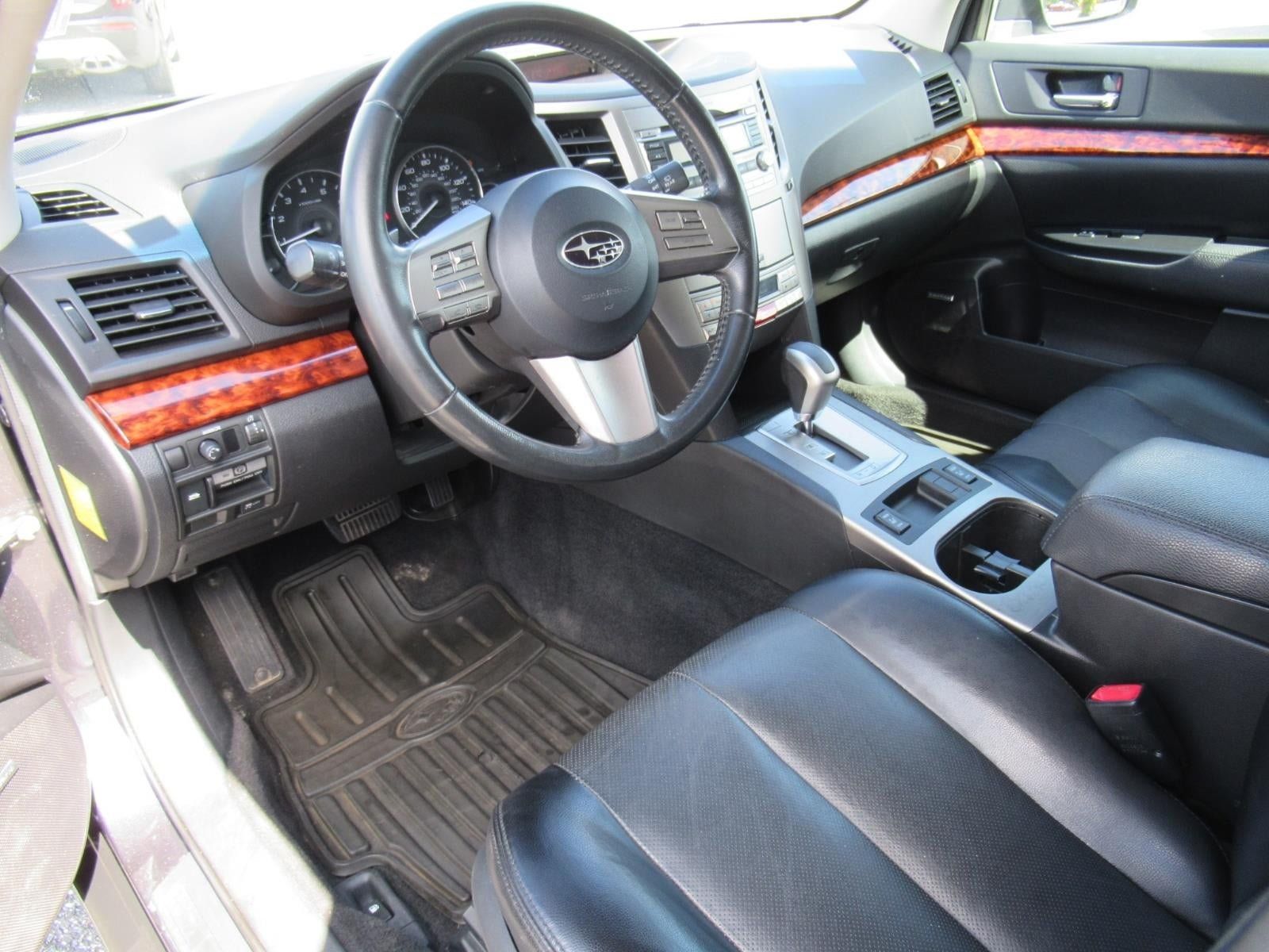 Used 2011 Subaru Outback 2.5i Limited AWD/4WD image 17