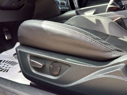 Used 2022 Ford Mustang GT Premium w/ Black Accent Package RWD image 7