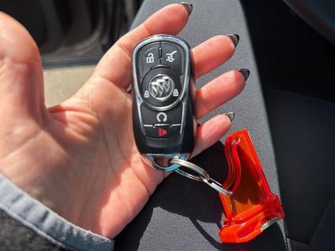Used 2019 Buick Envision Essence AWD/4WD image 28