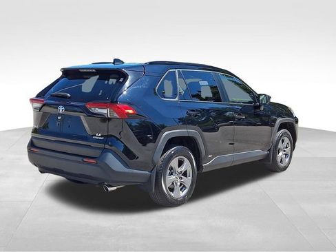 Used 2024 Toyota RAV4 LE AWD/4WD image 7