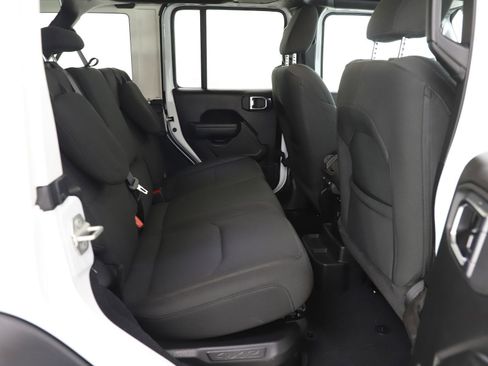 Used 2023 Jeep Wrangler Unlimited w/ Sun & Screen Package image 13