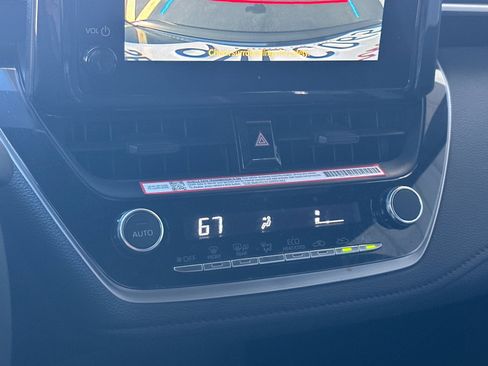 Used 2025 Toyota Corolla SE image 18