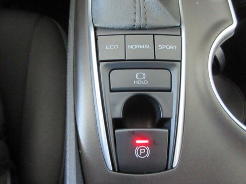 Used 2024 Toyota Camry LE image 19