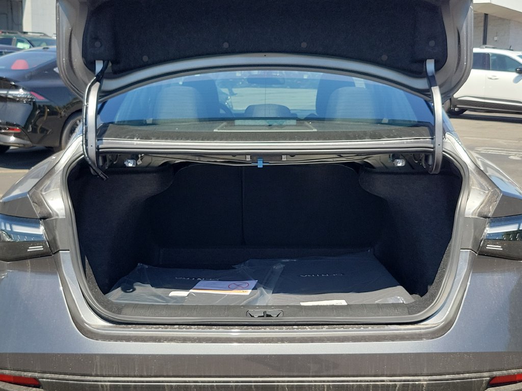 New 2027 Nissan Sentra SV w/ Floor Mat Package FWD image 3