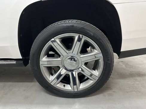 Used 2016 Cadillac Escalade Premium RWD image 65