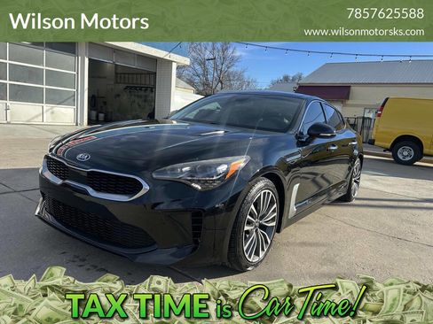 Used 2018 Kia Stinger Premium image 1
