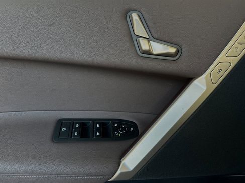 Used 2025 BMW iX xDrive50 image 20