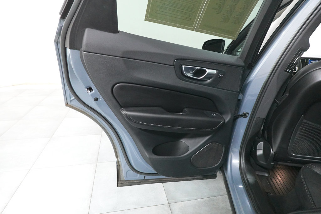 Used 2023 Volvo XC60 B5 Ultimate w/ Climate Package AWD/4WD image 25