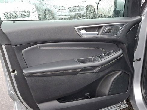Used 2024 Ford Edge Titanium image 12