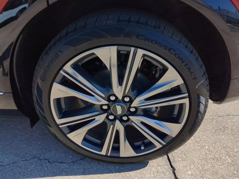 New 2026 Cadillac Optiq Luxury 2 image 35