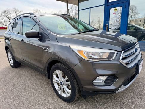 Used 2018 Ford Escape SE AWD/4WD image 4