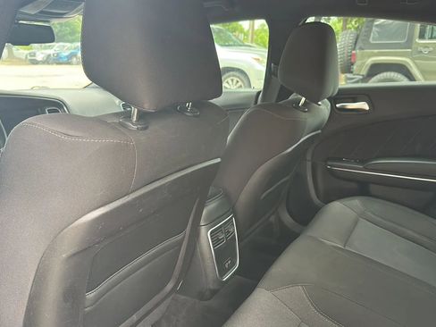 Used 2016 Dodge Charger SXT RWD image 16