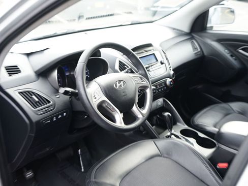 Used 2011 Hyundai Tucson GLS image 9