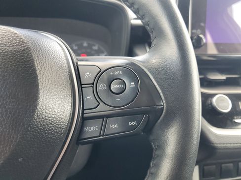 Certified 2025 Toyota Corolla Cross LE FWD image 22