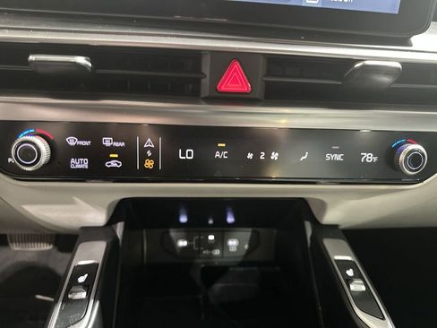 Used 2025 Kia Sorento S w/ Panoramic Sunroof Package image 17